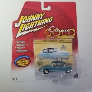 2005 Johnny Lightning 1963 Citroen DS Coupe